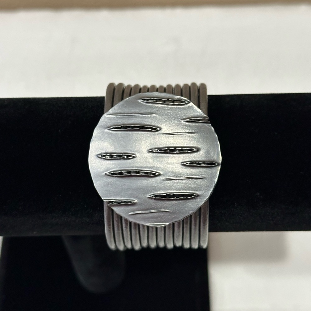 SAACHI Metallic Silver Coil Bracelet